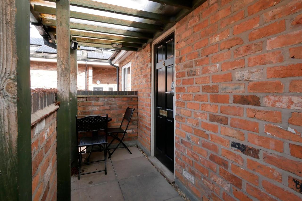 Crewe Short Lets 6 Victoria Court, Crewe Lägenhet Exteriör bild