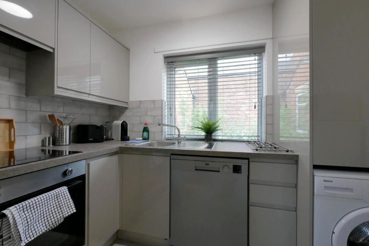 Crewe Short Lets 6 Victoria Court, Crewe Lägenhet Exteriör bild